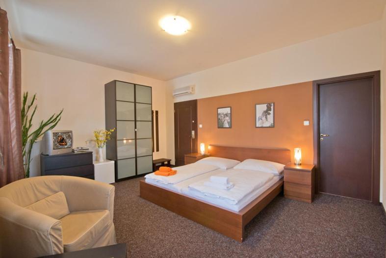 Hotel U Zlateho Byka Písek Szoba fotó