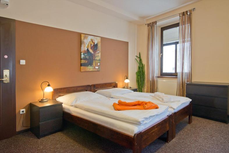 Hotel U Zlateho Byka Písek Szoba fotó