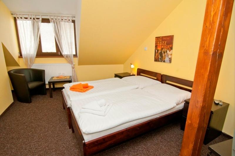 Hotel U Zlateho Byka Písek Kültér fotó